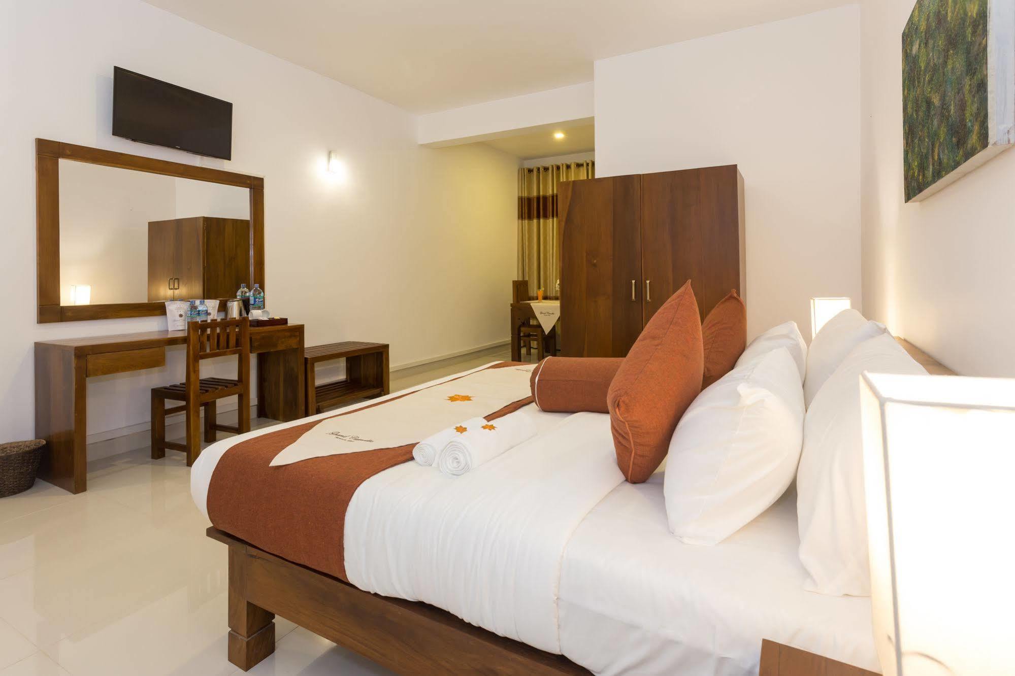 Grand Camellia Hotel Нувара-Елія Екстер'єр фото