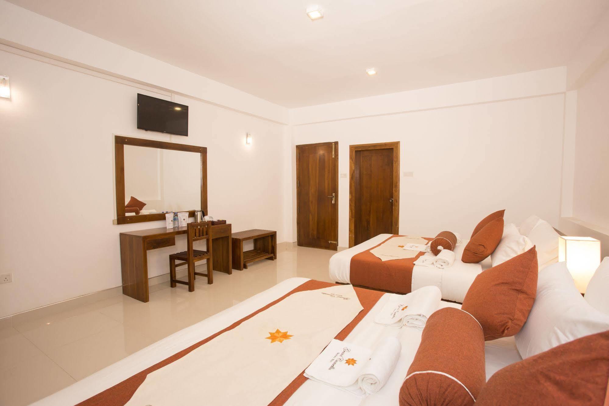 Grand Camellia Hotel Нувара-Елія Екстер'єр фото